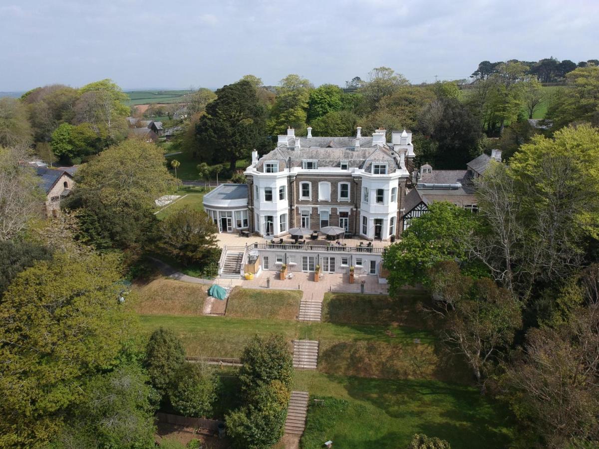 פאווי Trenython Manor Resort מראה חיצוני תמונה